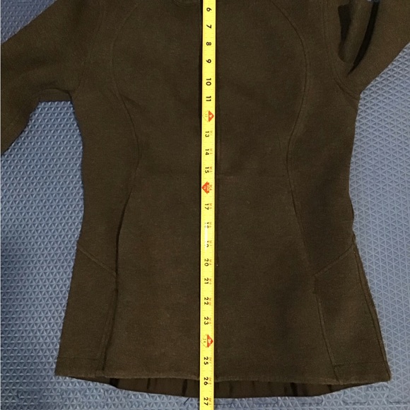 Lululemon zip up jacket - Picture 8 of 9